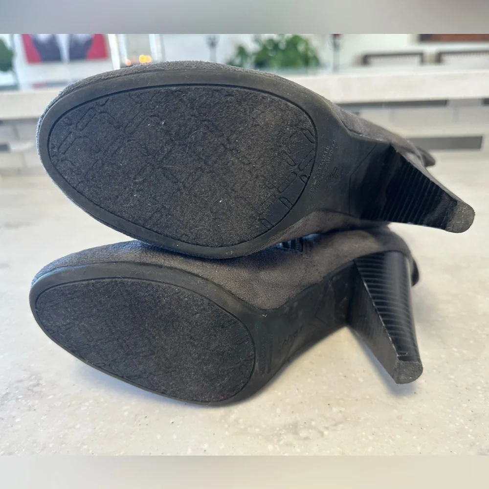 Apt 9 Ophelia Gray Scrunch Suede Boots size 7.5 - Picture 3 of 5